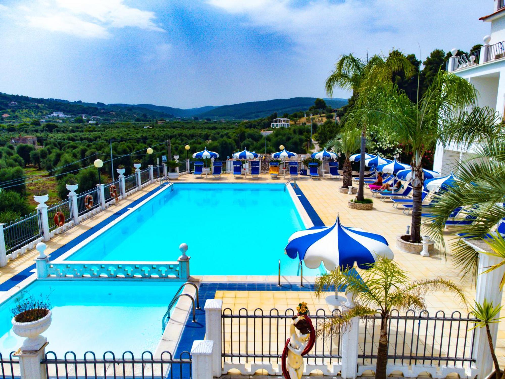 Max Luxury Suite - Servizio Spiaggia Inclusa Peschici Exterior foto
