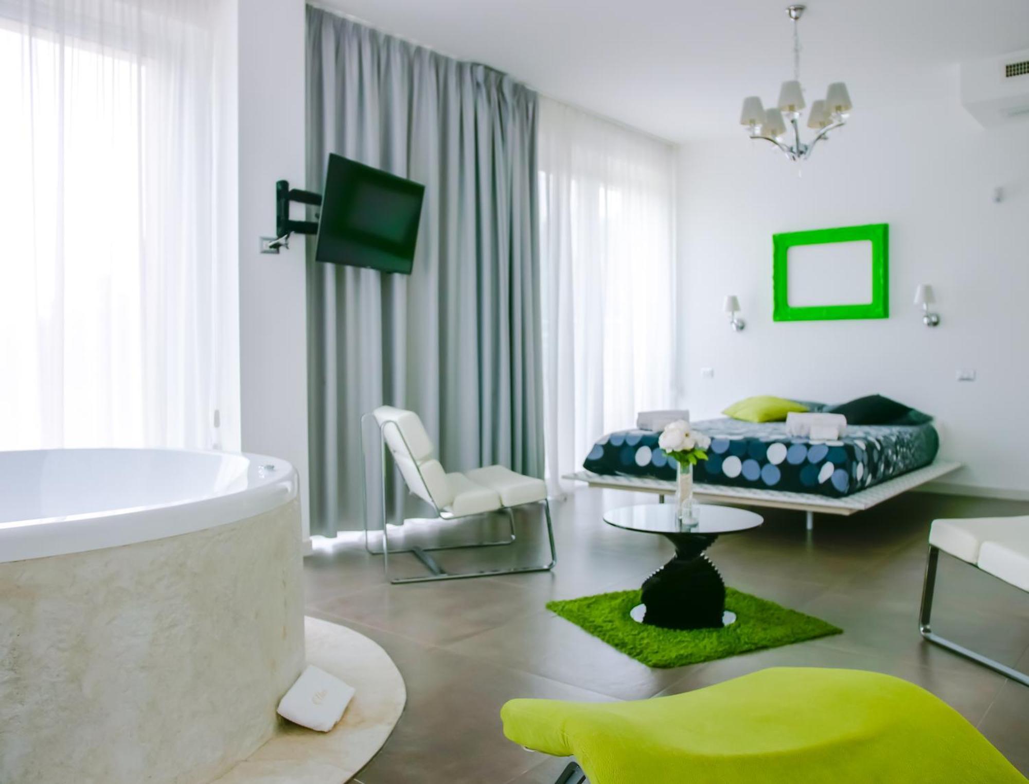 Max Luxury Suite - Servizio Spiaggia Inclusa Peschici Exterior foto