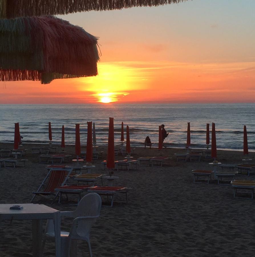 Max Luxury Suite - Servizio Spiaggia Inclusa Peschici Exterior foto