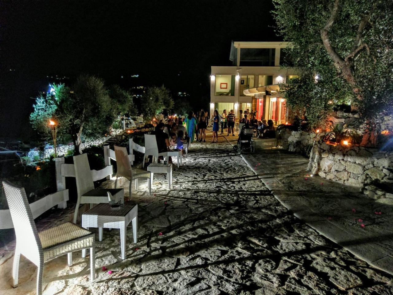 Max Luxury Suite - Servizio Spiaggia Inclusa Peschici Exterior foto