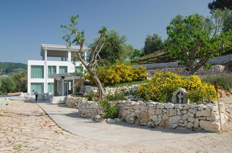 Max Luxury Suite - Servizio Spiaggia Inclusa Peschici Exterior foto