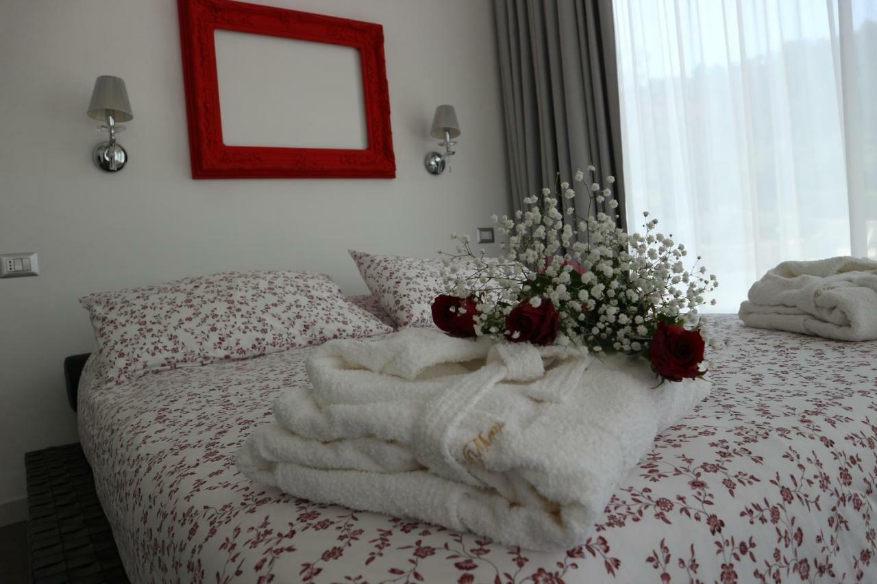 Max Luxury Suite - Servizio Spiaggia Inclusa Peschici Exterior foto
