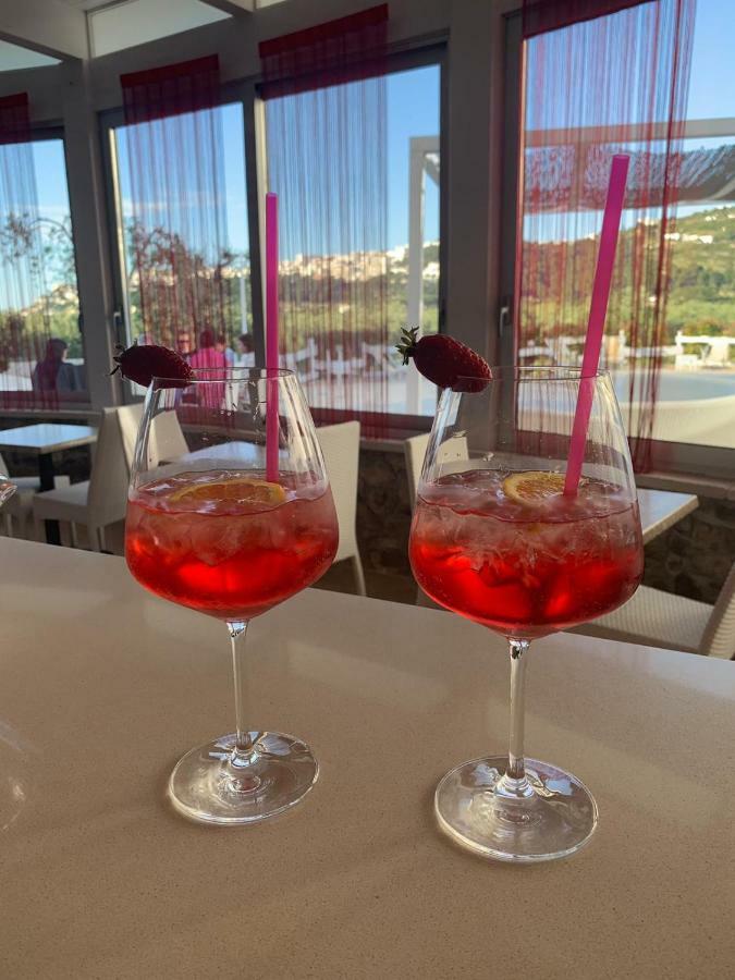 Max Luxury Suite - Servizio Spiaggia Inclusa Peschici Exterior foto